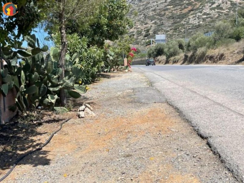 Old Hersonissos Kreta, Hersonissos: Grundstück in privilegierter Lage, ruhig mit freien Blick auf das Meer und im Hindergrund auf die Berge.